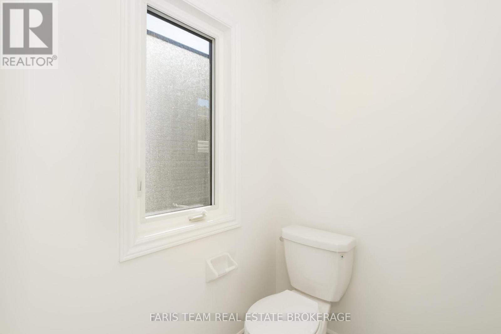 89 Berkely Street, Wasaga Beach, Ontario  L9Z 2N5 - Photo 31 - S12504566