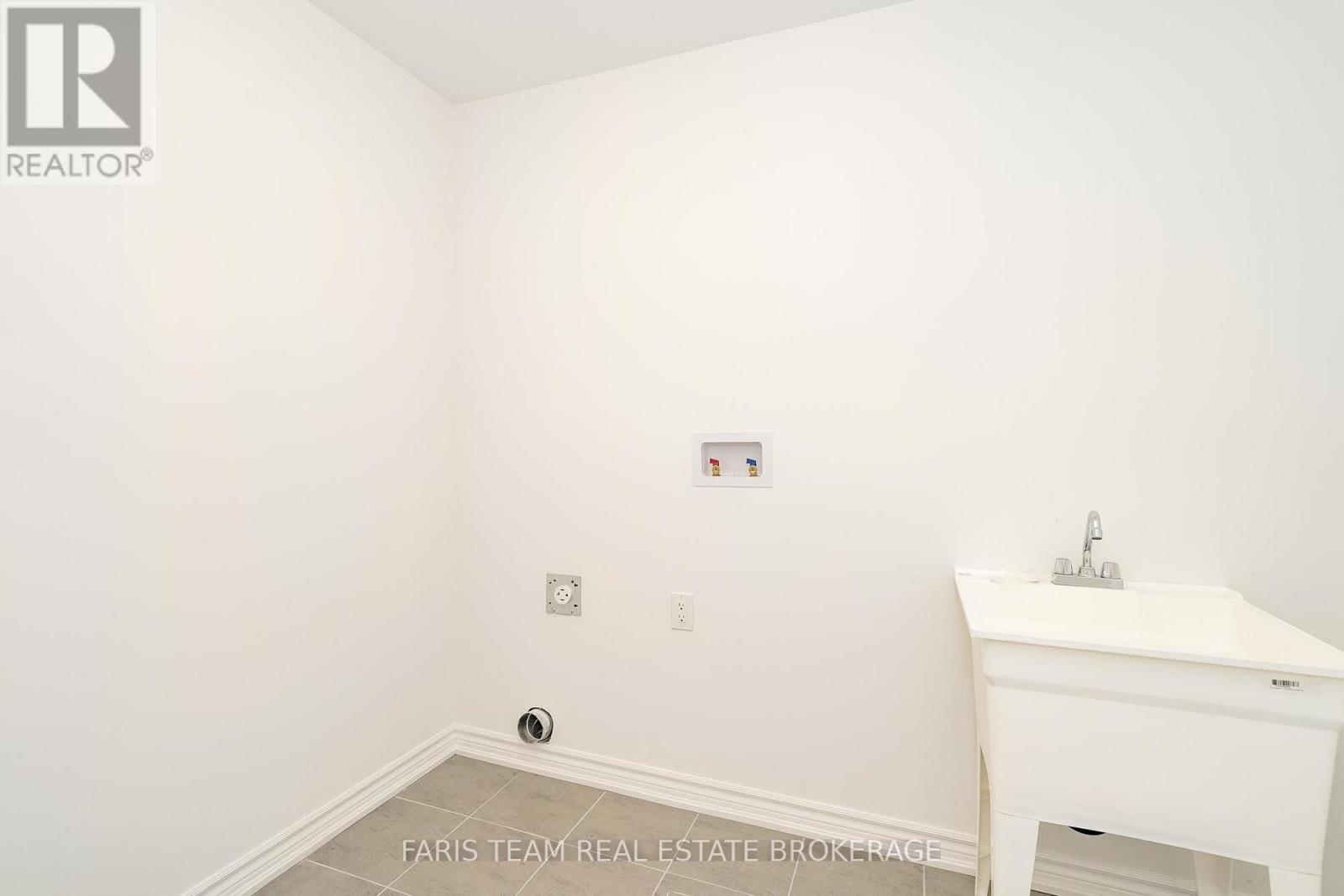 89 Berkely Street, Wasaga Beach, Ontario  L9Z 2N5 - Photo 38 - S12504566