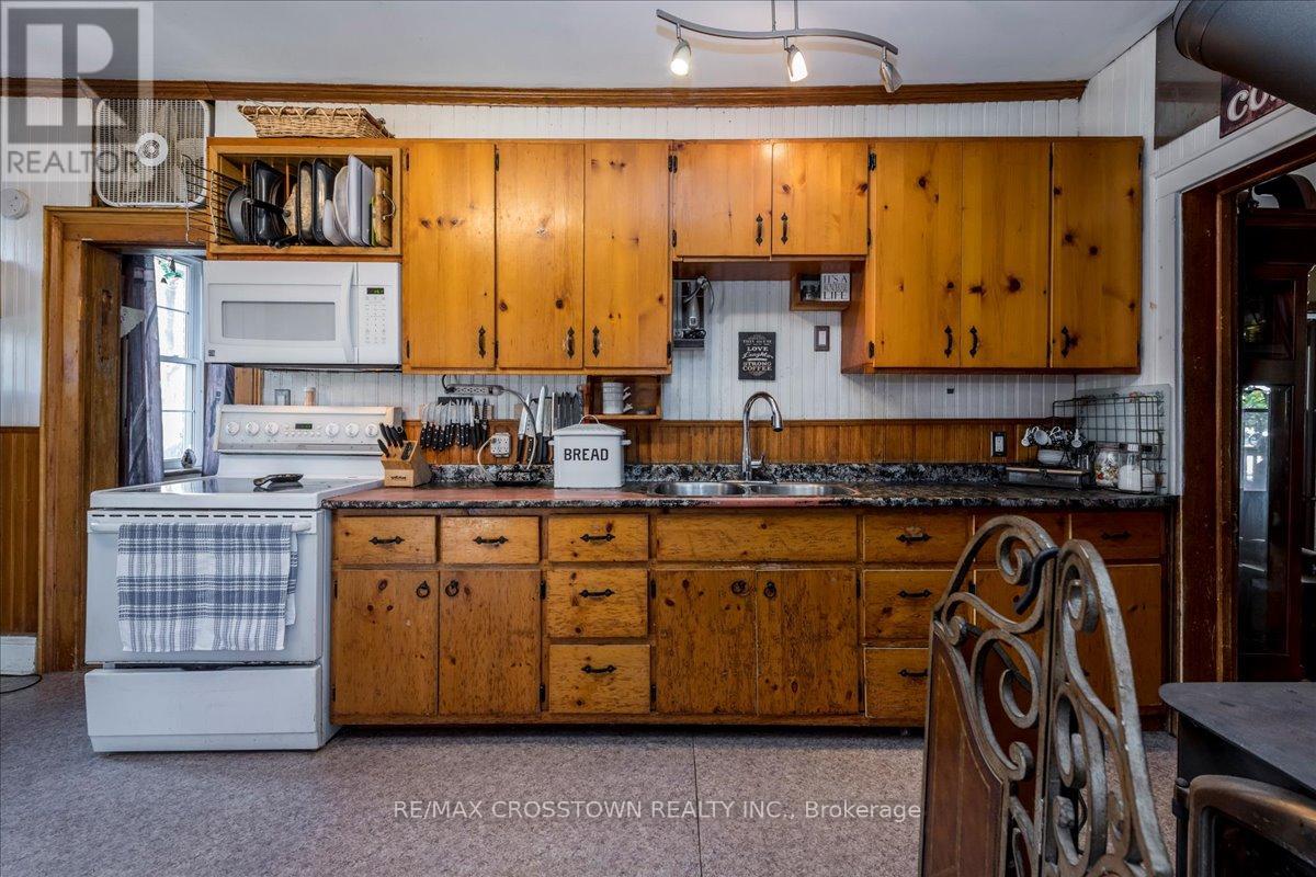 10 Eplett Street, Severn (Coldwater), Ontario  L0K 1E0 - Photo 14 - S12504592