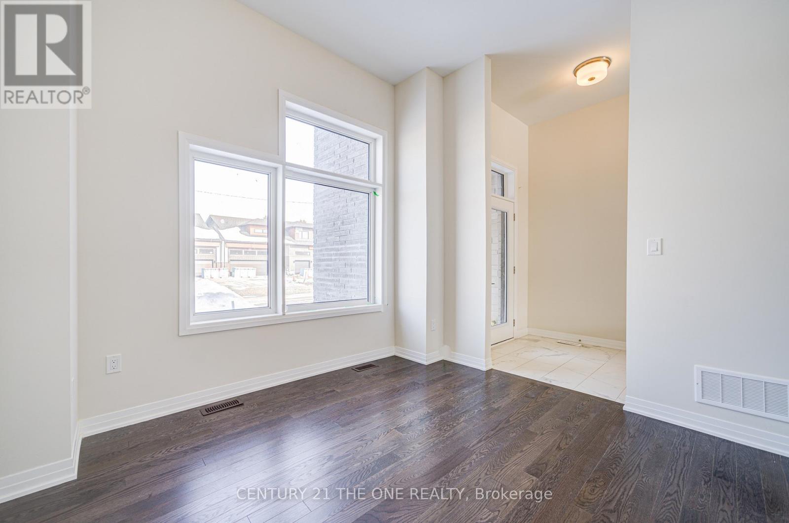 3045 Sandy Acres, Severn (West Shore), Ontario  L3V 8P9 - Photo 11 - S12504832