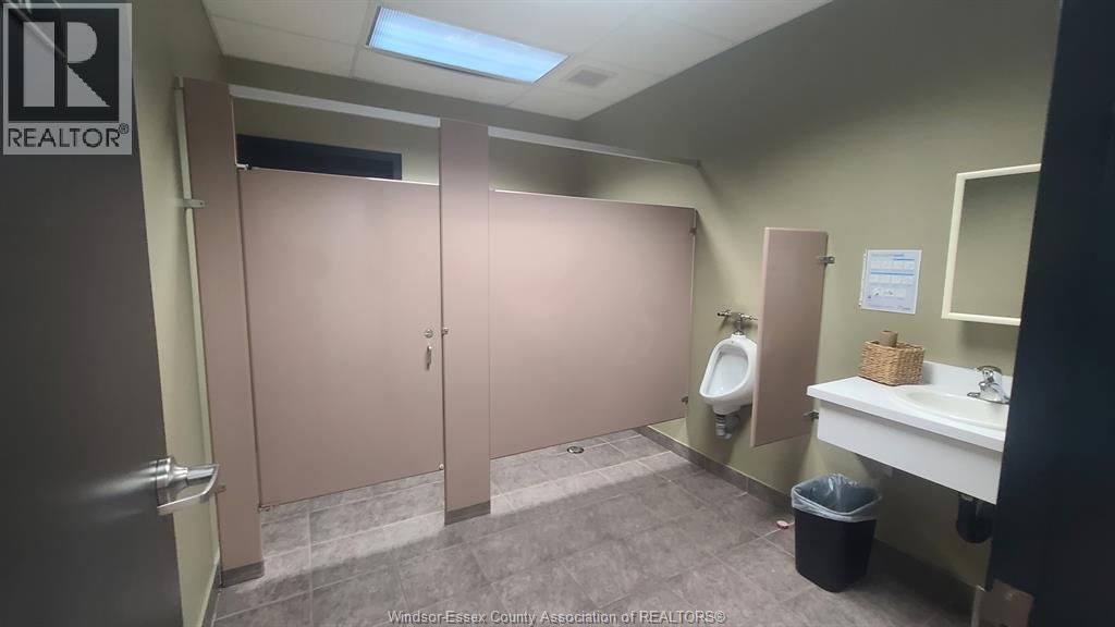 4960 Walker Road Unit# 2, Tecumseh, Ontario  N0R 1L0 - Photo 10 - 25027431