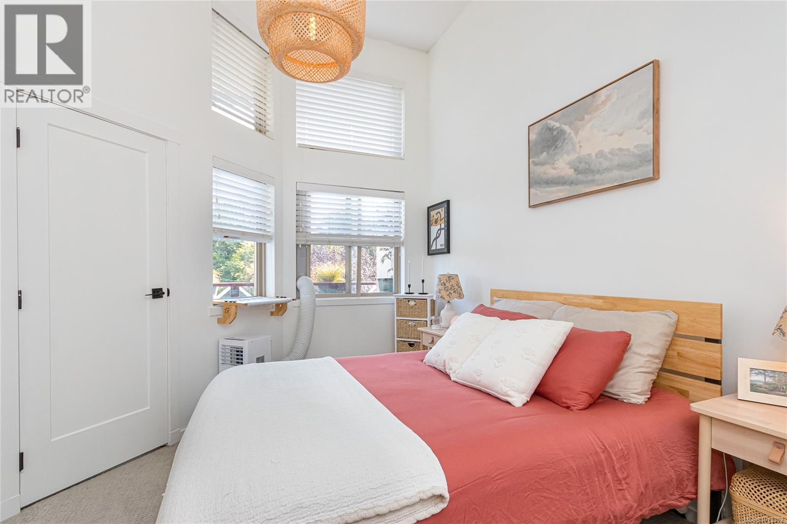 410 2560 Wark St, Victoria, British Columbia  V8T 4G8 - Photo 16 - 1013352