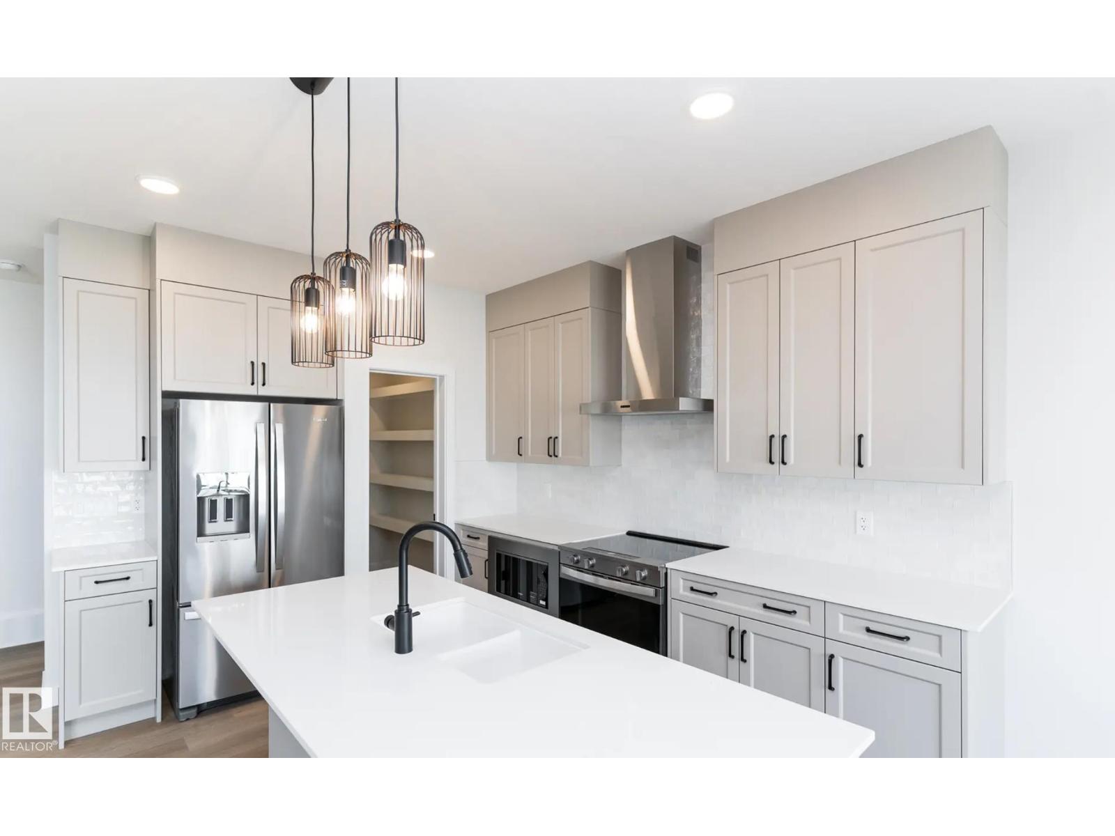 3218 DIXON WY SW, Edmonton, Alberta