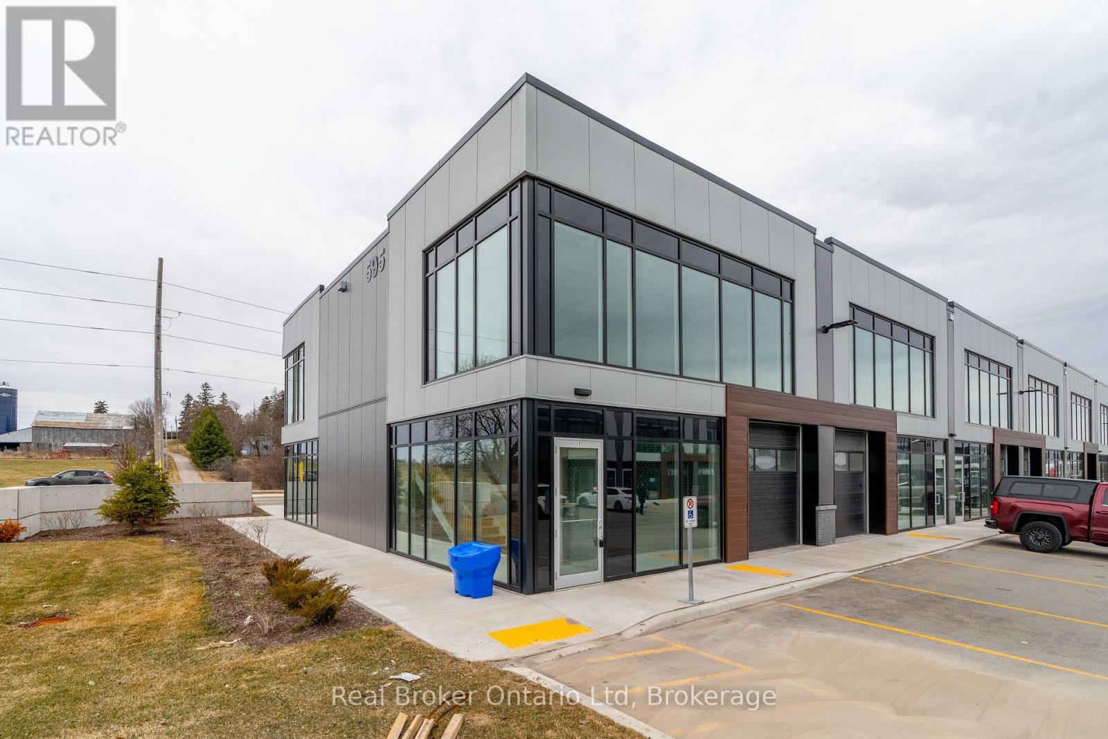 1 - 595 HANLON CREEK BOULEVARD, Guelph, Ontario