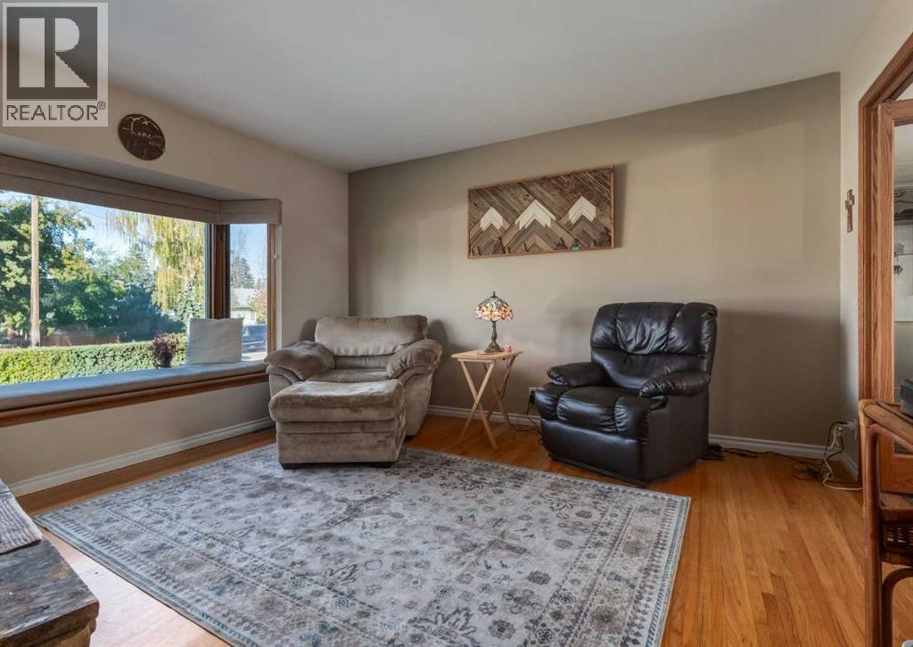 4611 Fortune Road Se, Calgary, Alberta  T2A 2A7 - Photo 4 - A2263158