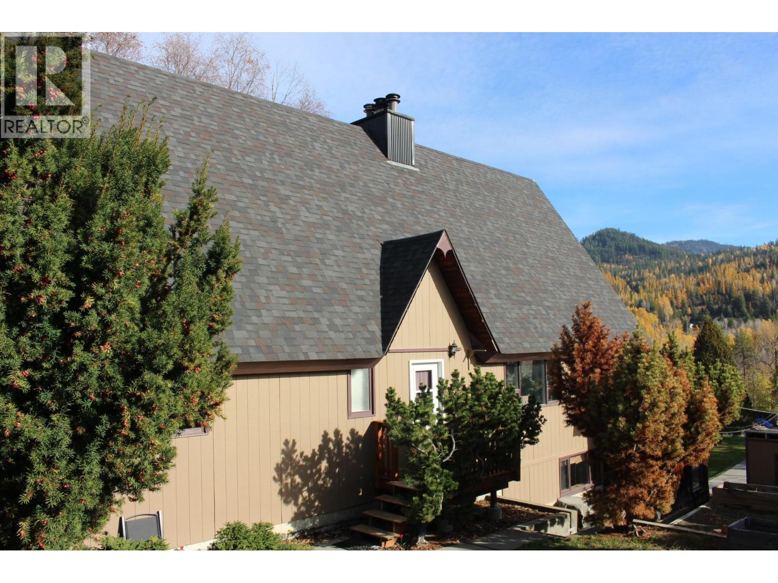 1230 Fox Road, montrose, British Columbia