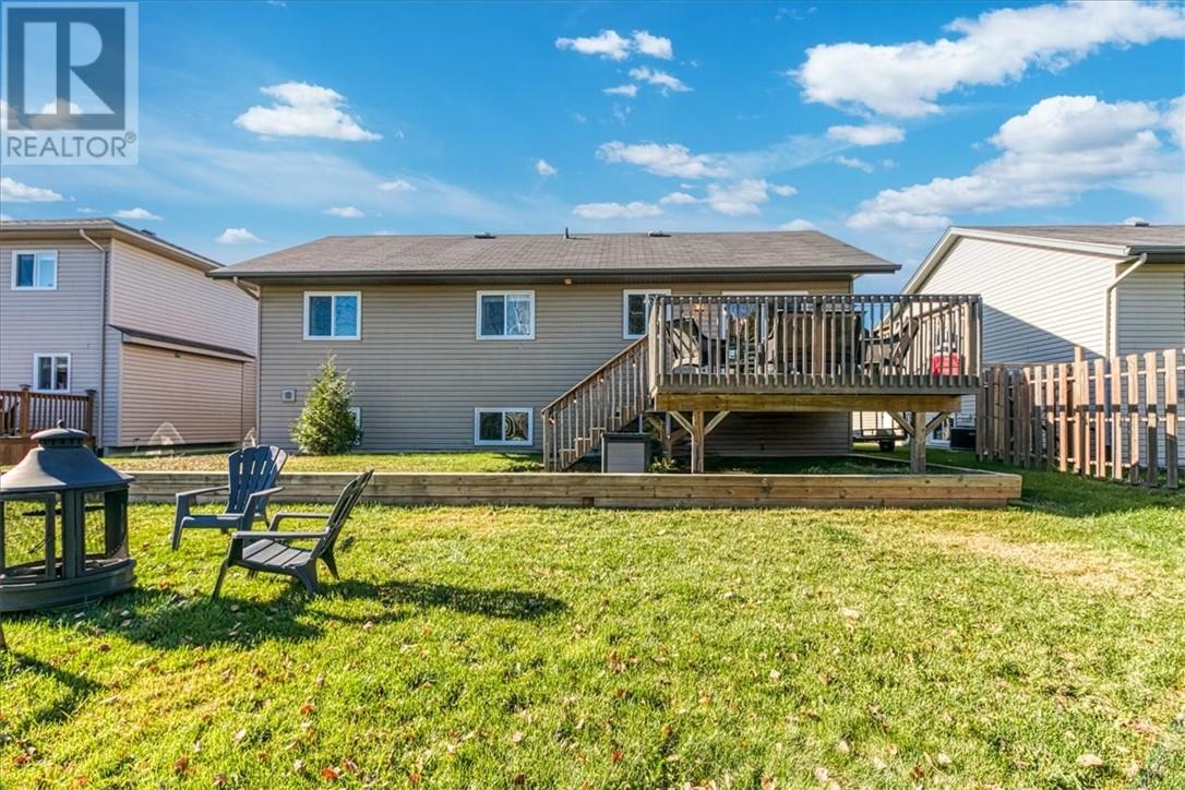 2753 Fleetwood, Azilda, Ontario P0M 1B0 - Photo 4 - 2125487