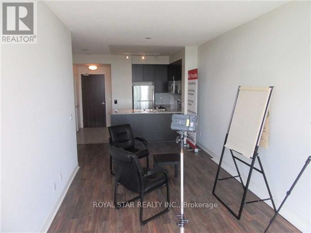 1807 - 339 Rathburn Road W, Mississauga, Ontario  L5B 0K6 - Photo 10 - W12504642