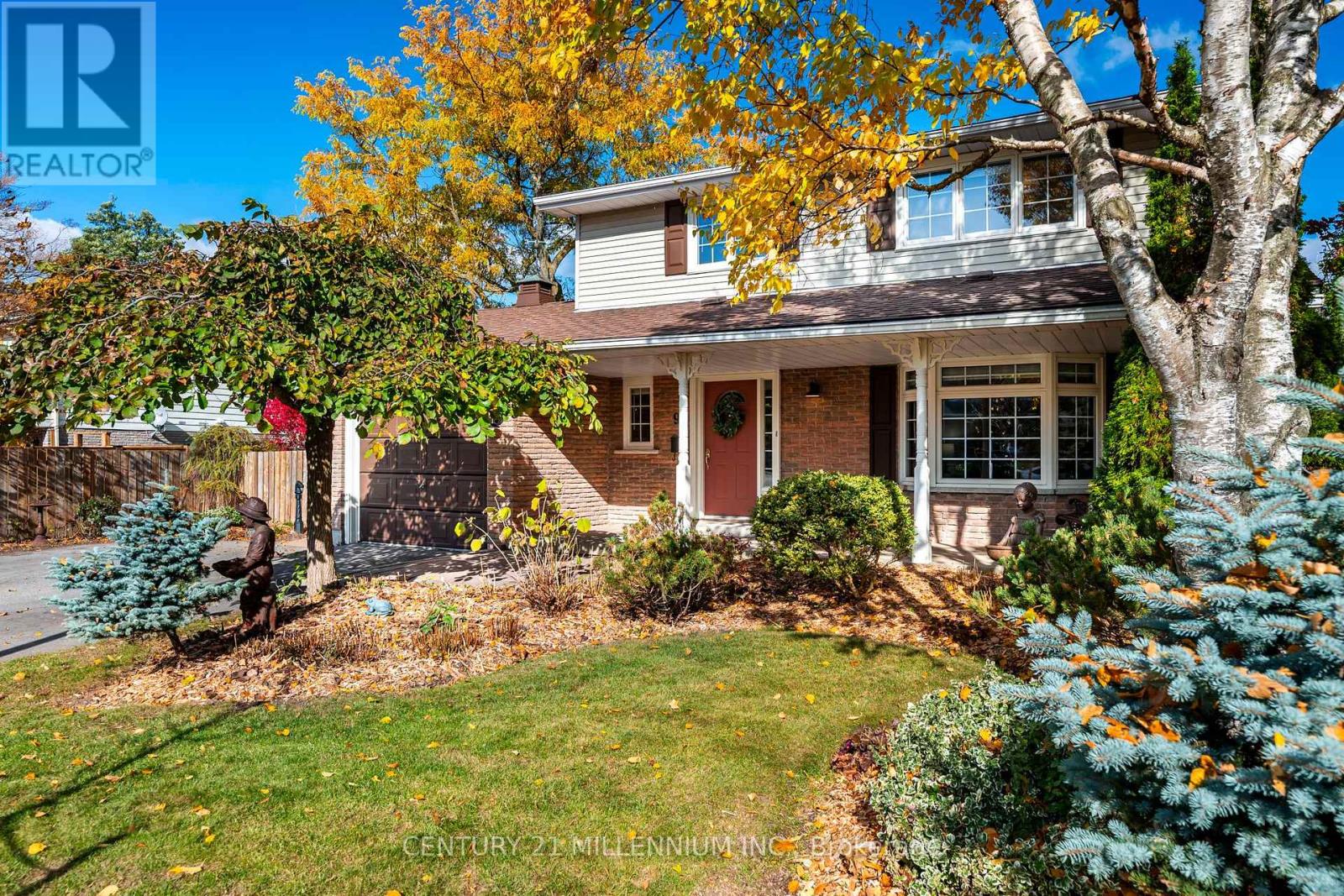 9 Erindale Avenue, Orangeville, Ontario  L9W 2V8 - Photo 2 - W12504706