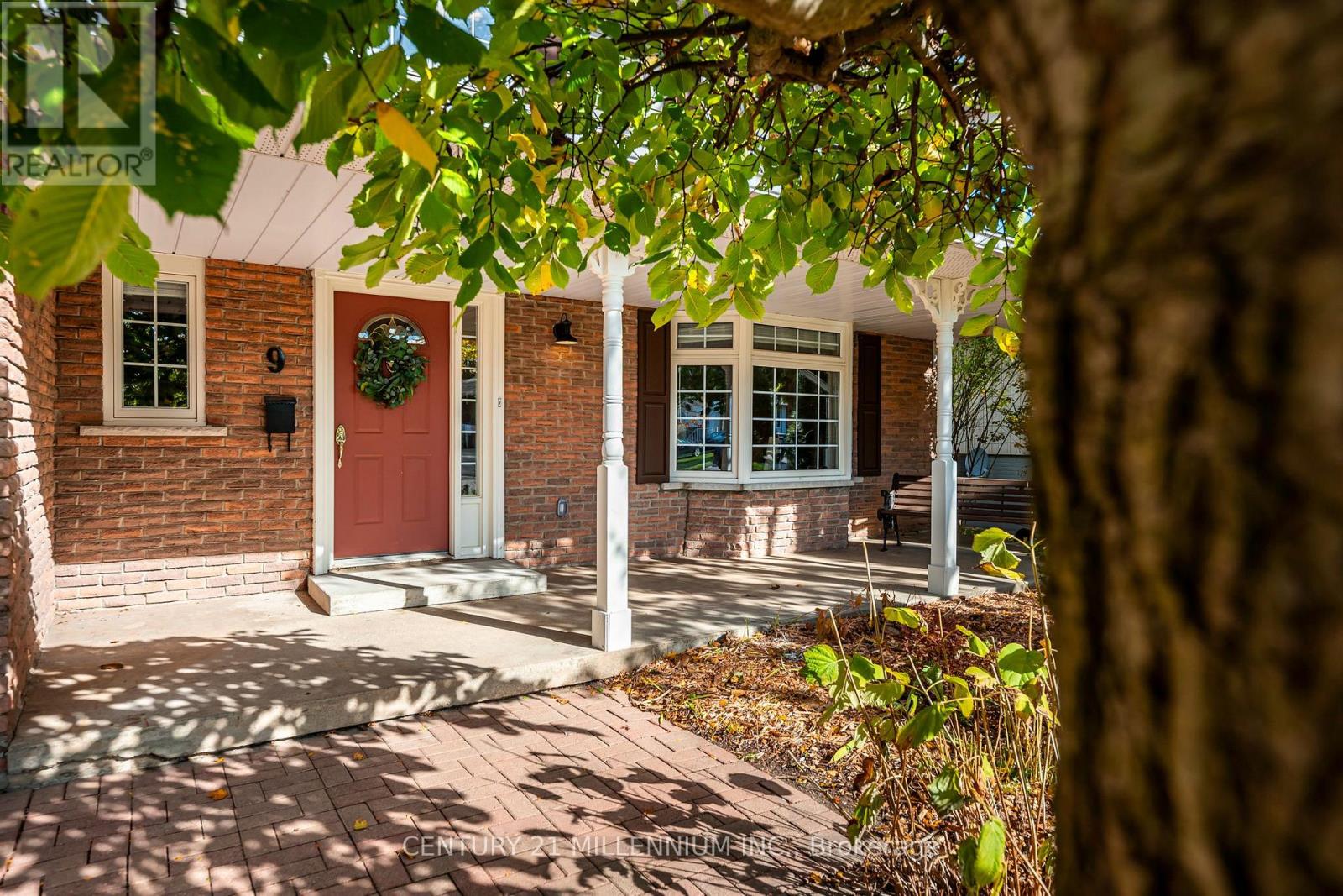 9 Erindale Avenue, Orangeville, Ontario  L9W 2V8 - Photo 3 - W12504706