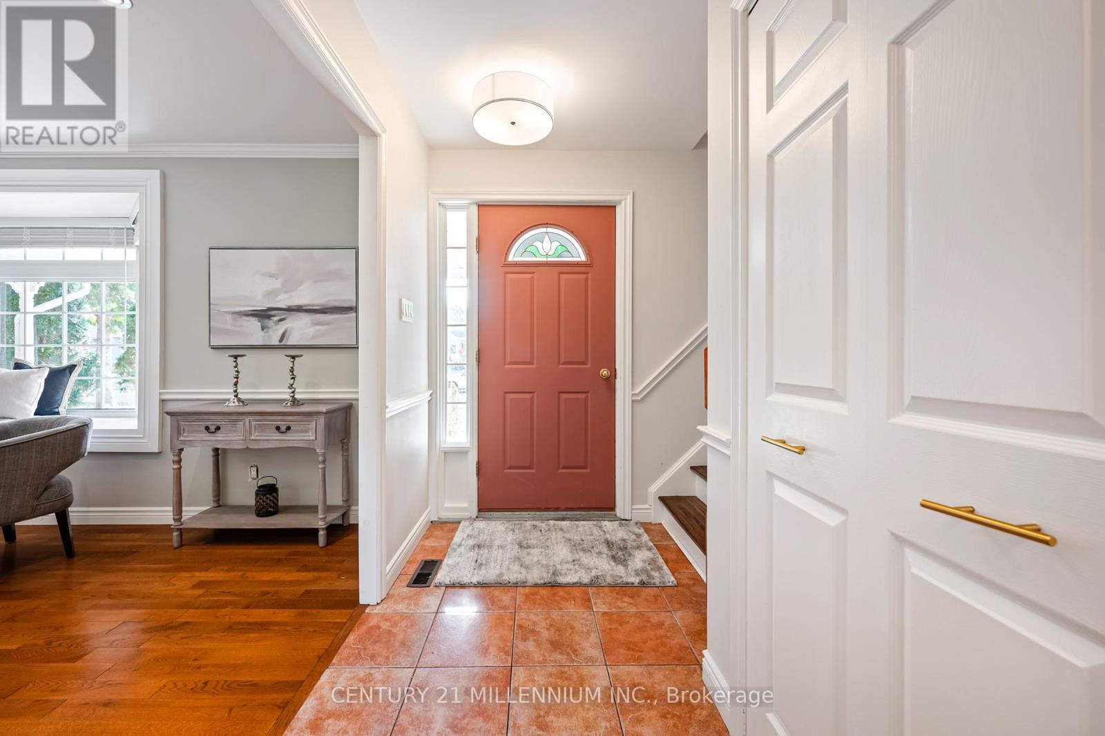 9 Erindale Avenue, Orangeville, Ontario  L9W 2V8 - Photo 4 - W12504706