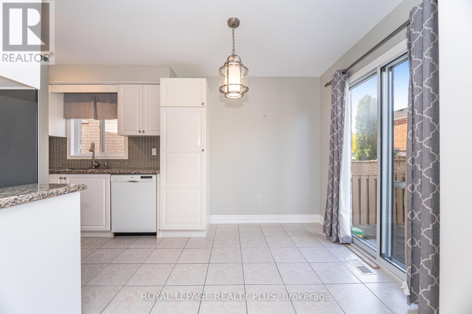 3673 Freeman Terrace, Mississauga, Ontario  L5M 6Z3 - Photo 17 - W12504726