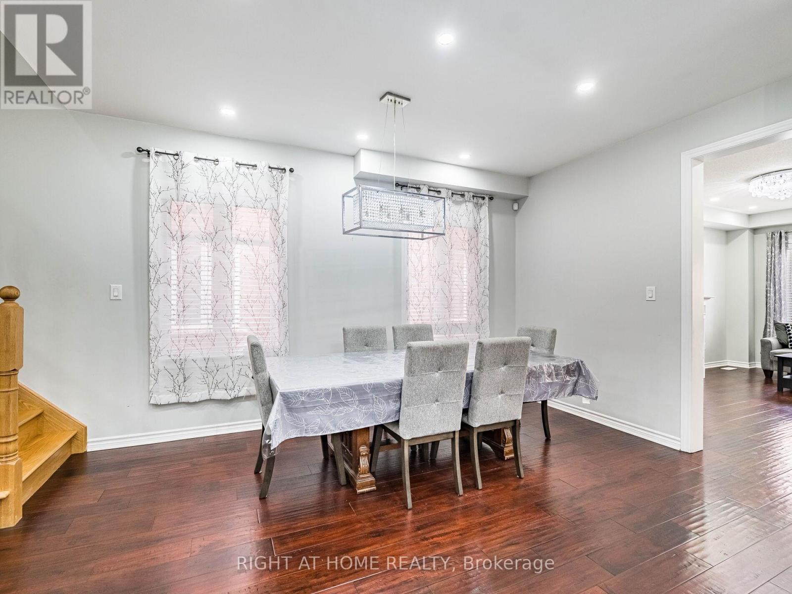 1302 Ruddy Crescent, Milton, Ontario  L9T 8M3 - Photo 19 - W12504776