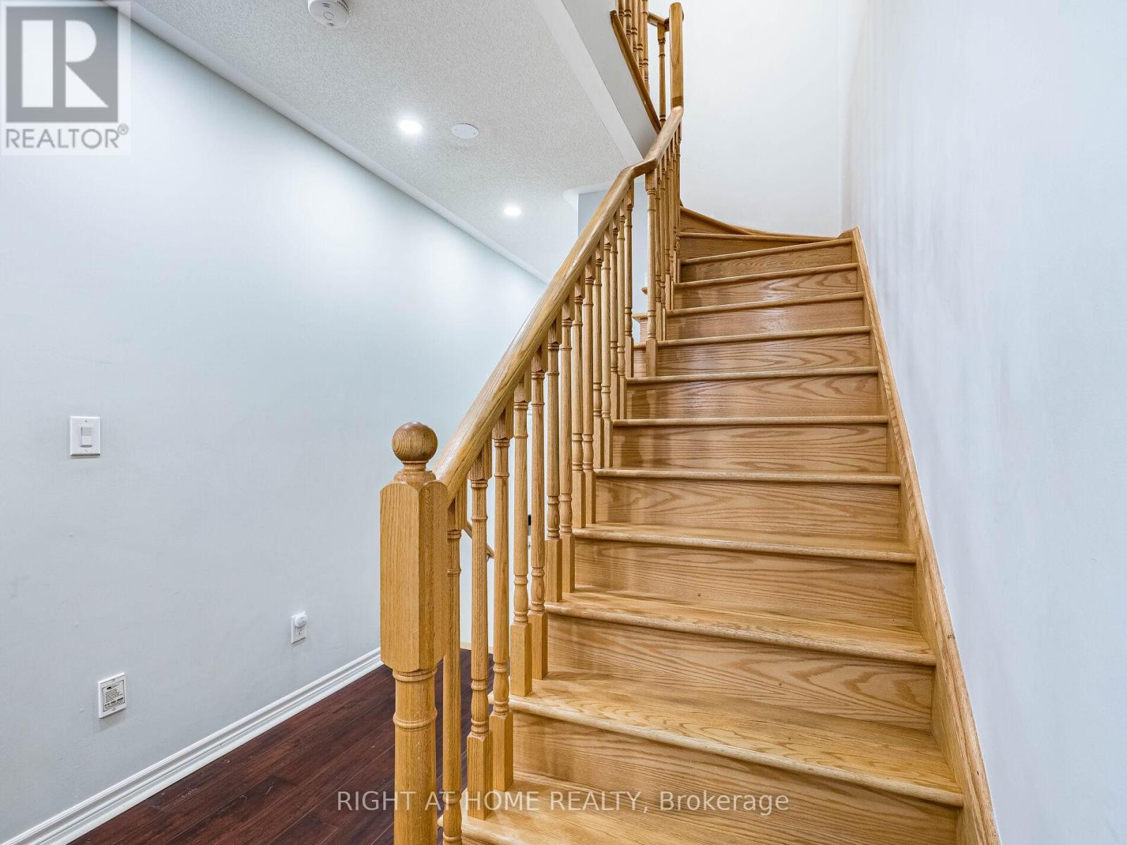 1302 Ruddy Crescent, Milton, Ontario  L9T 8M3 - Photo 21 - W12504776