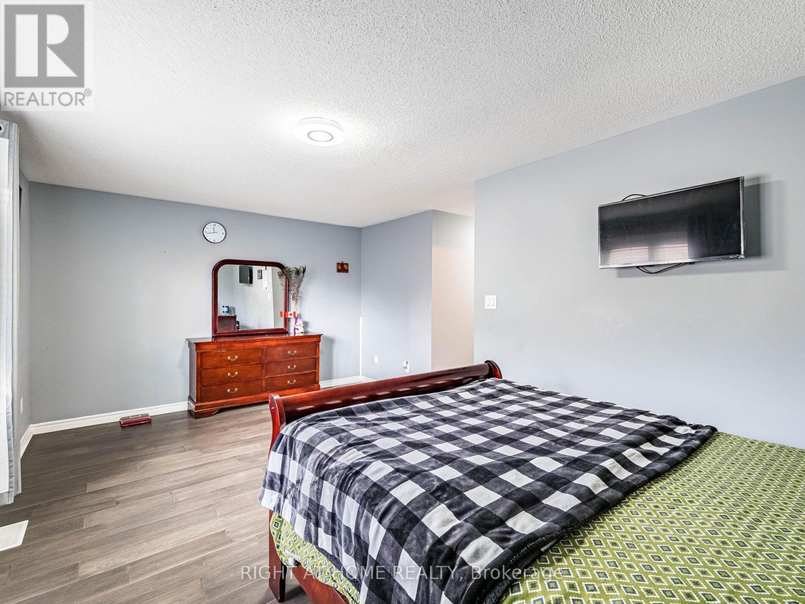 1302 Ruddy Crescent, Milton, Ontario  L9T 8M3 - Photo 26 - W12504776