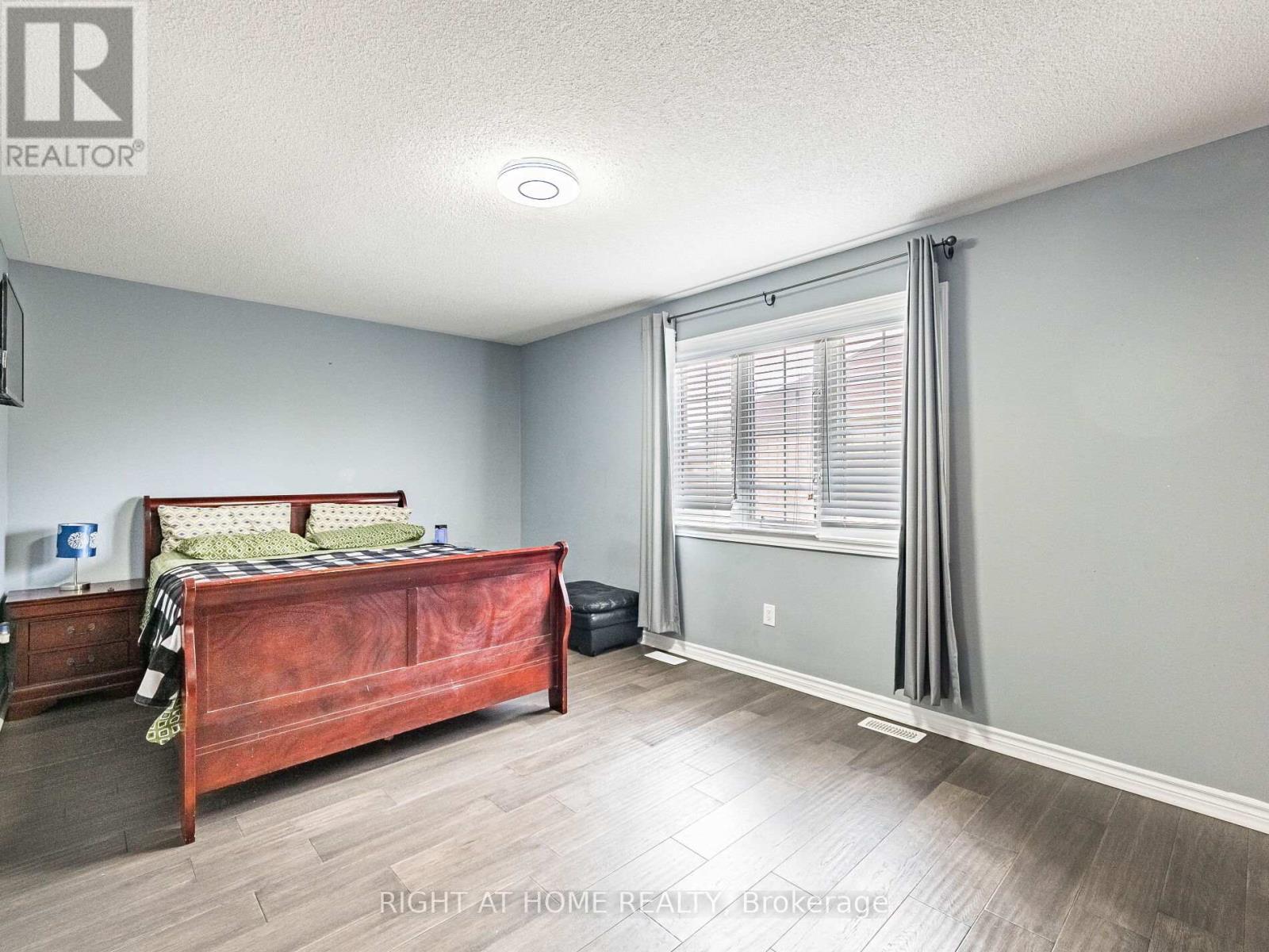 1302 Ruddy Crescent, Milton, Ontario  L9T 8M3 - Photo 27 - W12504776