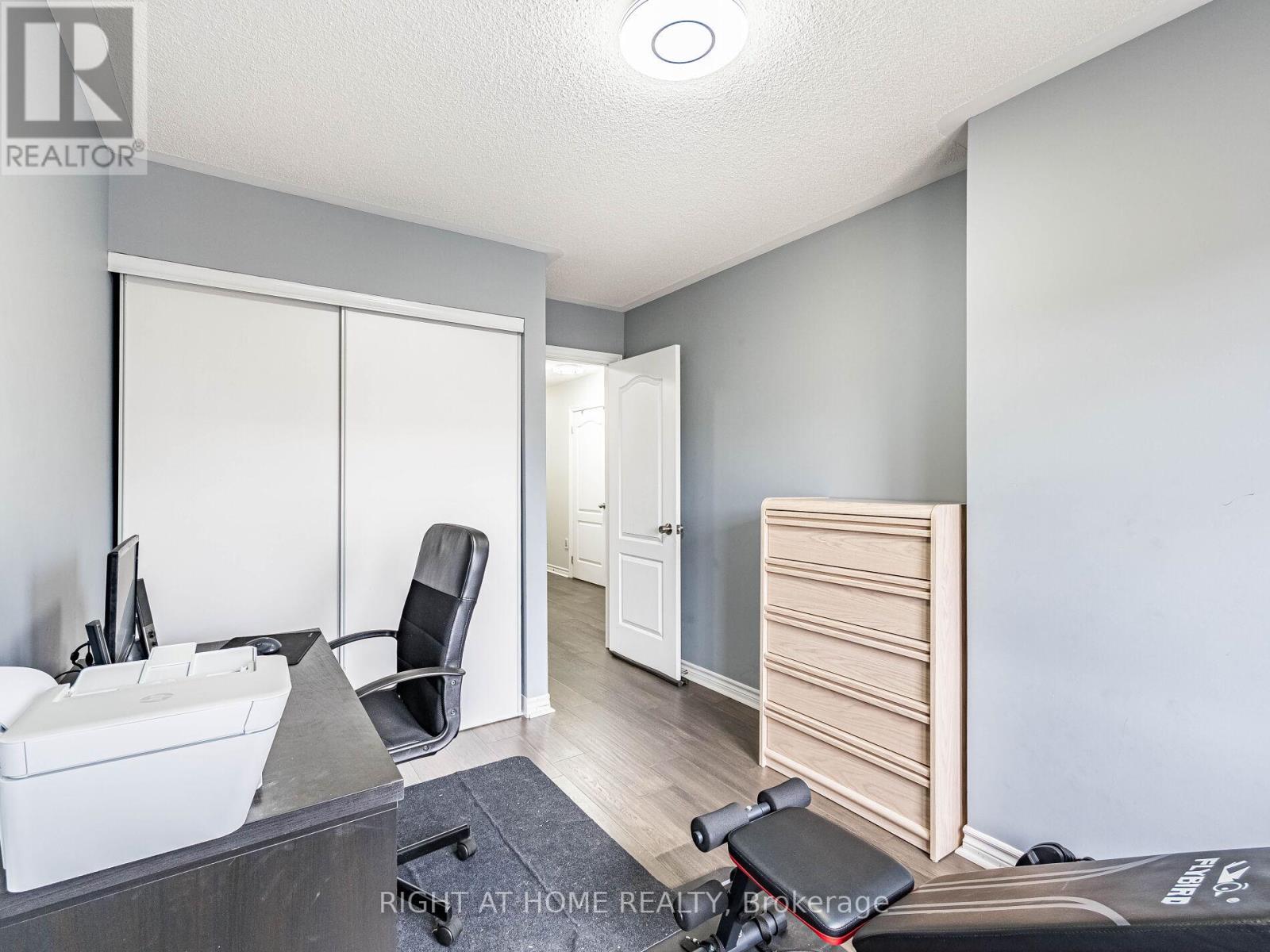 1302 Ruddy Crescent, Milton, Ontario  L9T 8M3 - Photo 32 - W12504776