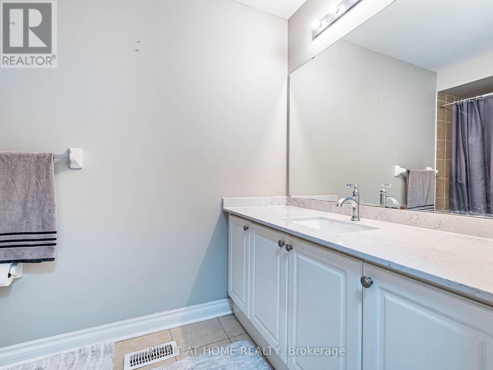 1302 Ruddy Crescent, Milton, Ontario  L9T 8M3 - Photo 36 - W12504776