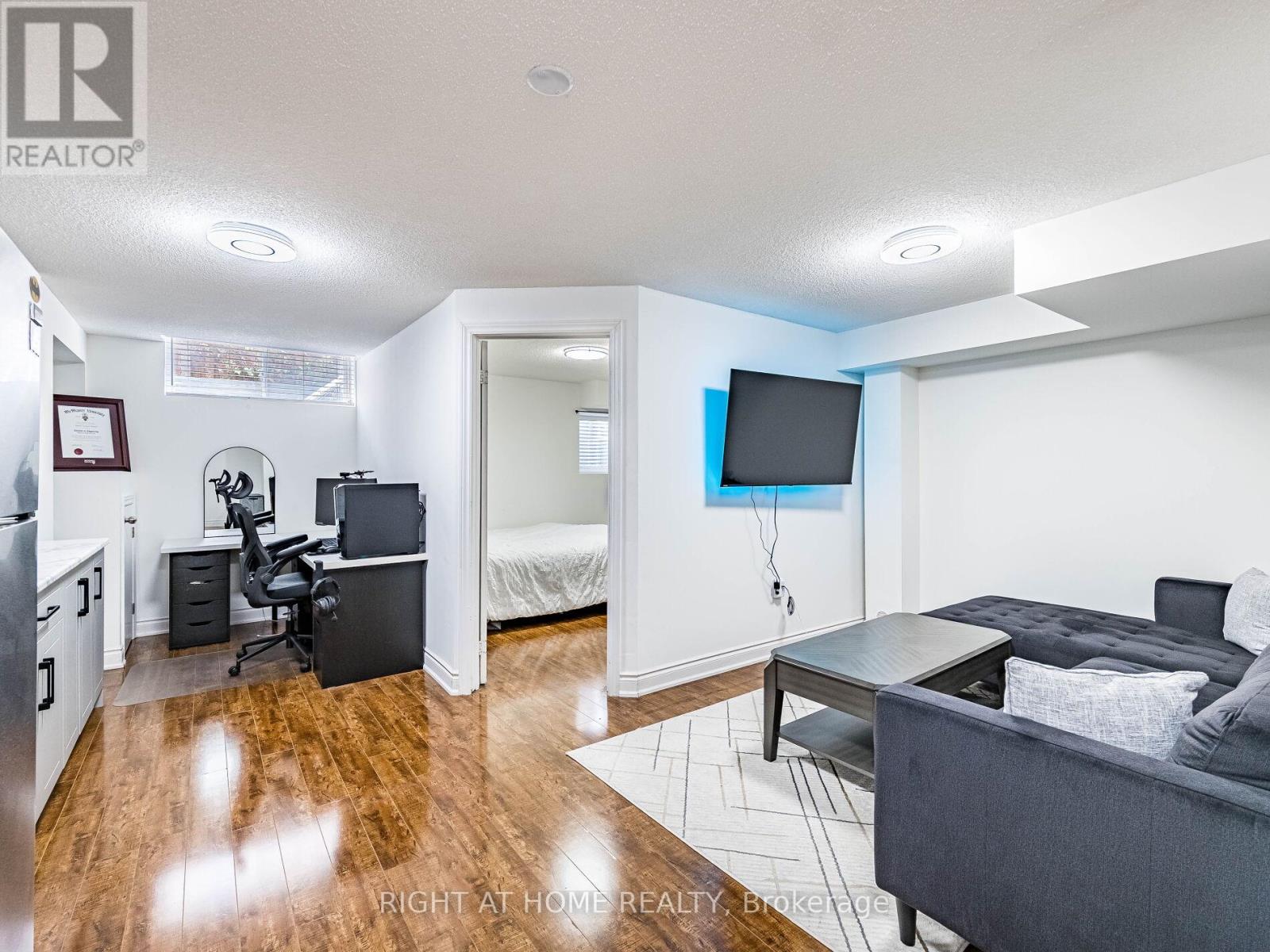 1302 Ruddy Crescent, Milton, Ontario  L9T 8M3 - Photo 39 - W12504776