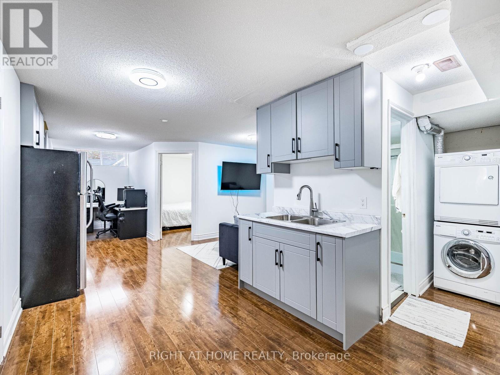 1302 Ruddy Crescent, Milton, Ontario  L9T 8M3 - Photo 41 - W12504776