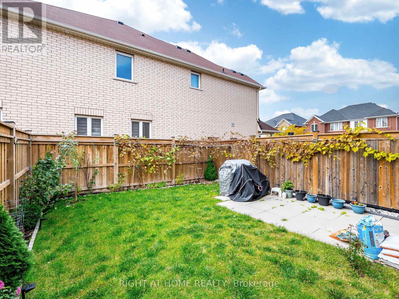 1302 Ruddy Crescent, Milton, Ontario  L9T 8M3 - Photo 47 - W12504776