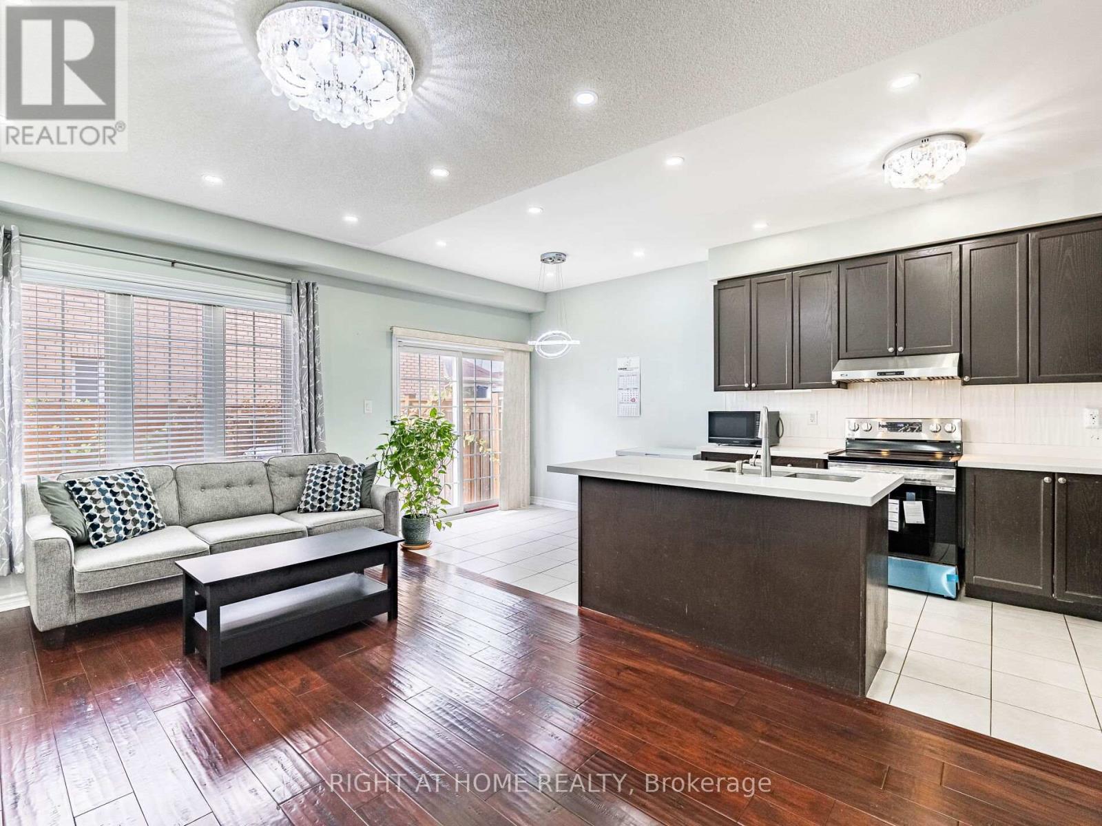 1302 Ruddy Crescent, Milton, Ontario  L9T 8M3 - Photo 9 - W12504776