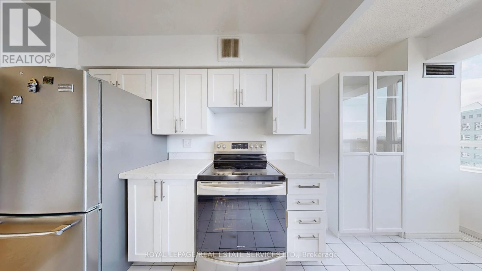 1111 - 50 Kingsbridge Garden, Mississauga, Ontario  L5R 1Y2 - Photo 18 - W12504794