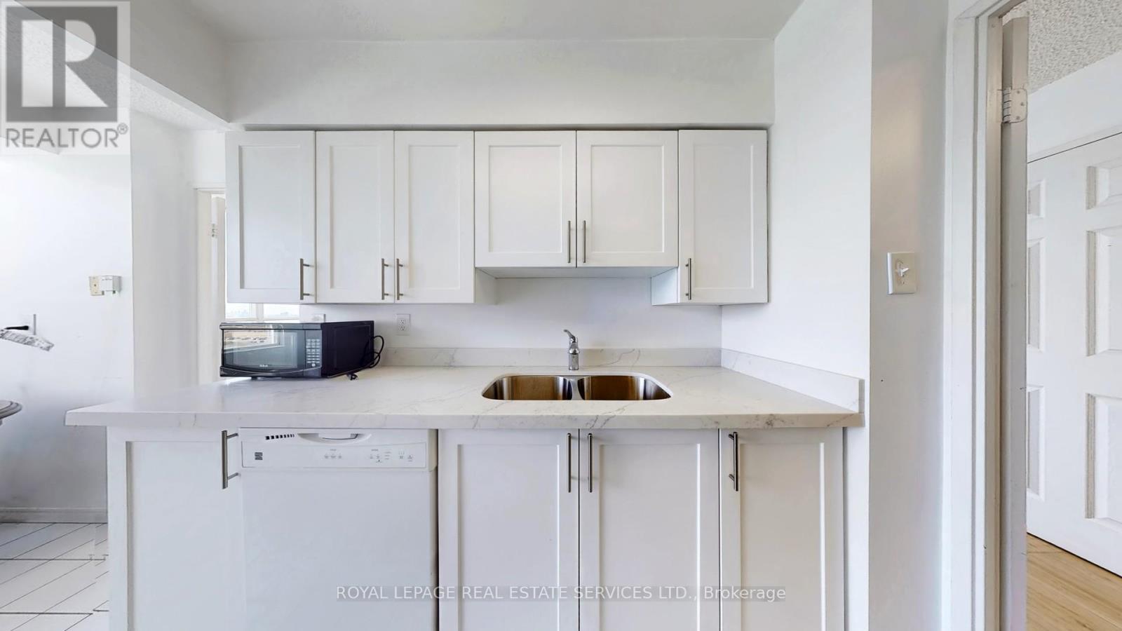 1111 - 50 Kingsbridge Garden, Mississauga, Ontario  L5R 1Y2 - Photo 19 - W12504794