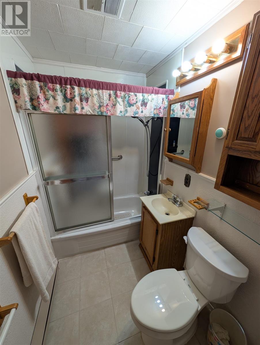 61 Third Ave, Wawa, Ontario P0S 1K0 - Photo 18 - SM251570