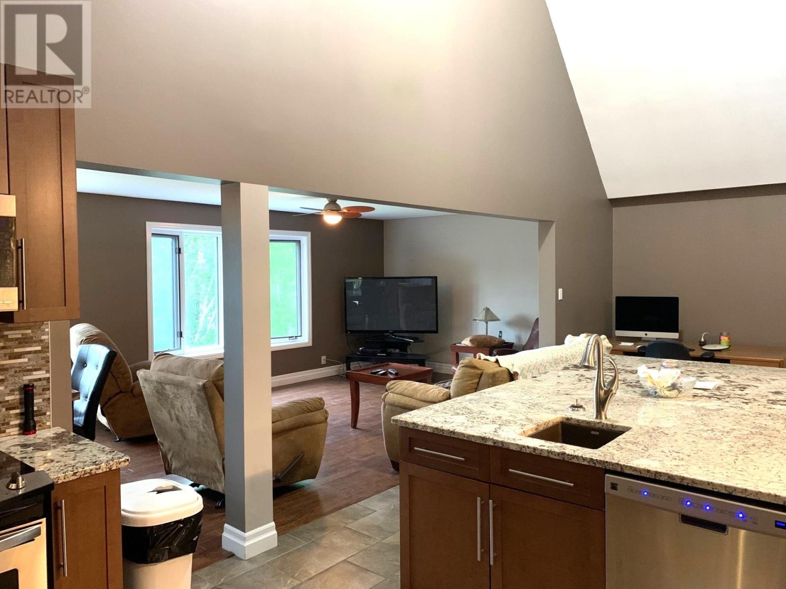 38 Mcphail Drive, Rural Thunder Bay, Ontario  P0T 1M0 - Photo 10 - TB251806