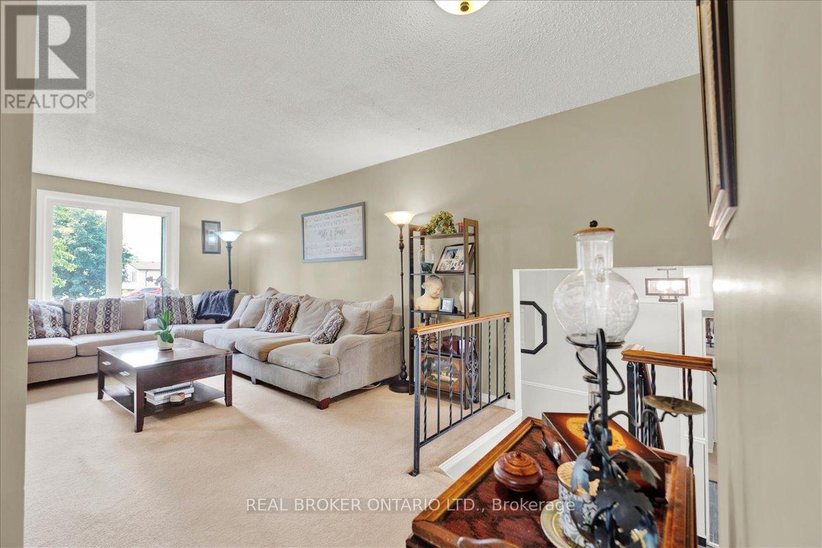 51 Southglen Road, Brantford, Ontario  N3R 6Z9 - Photo 10 - X12504600