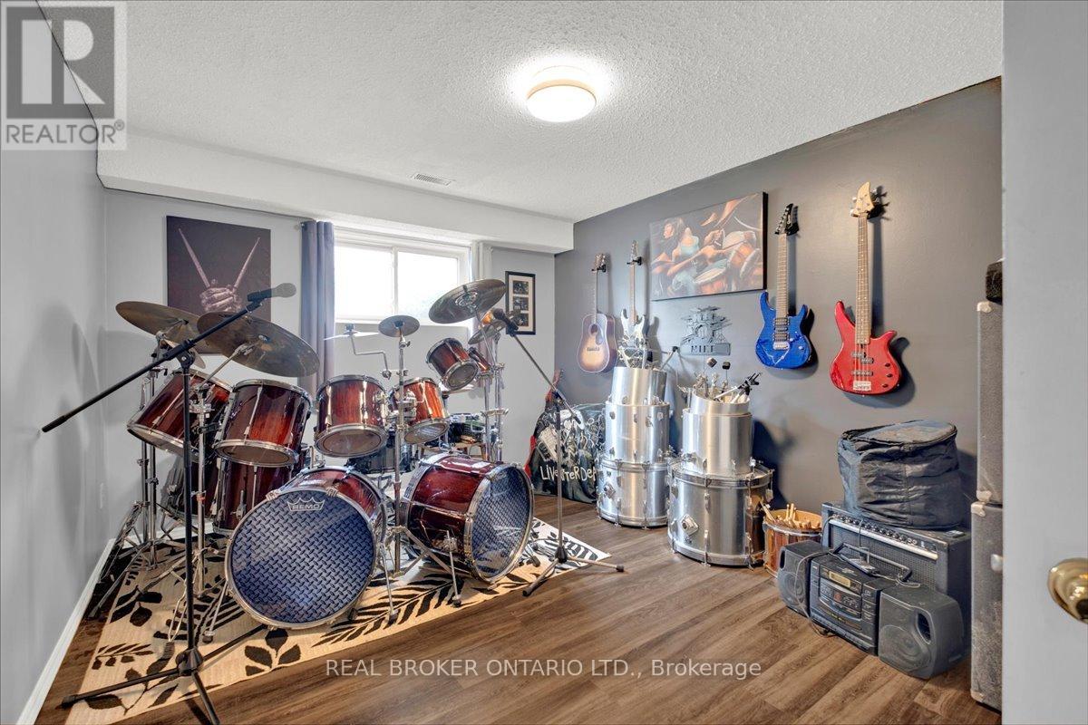 51 Southglen Road, Brantford, Ontario  N3R 6Z9 - Photo 27 - X12504600