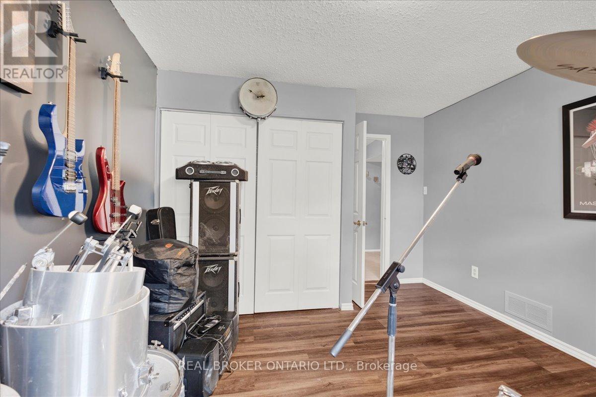 51 Southglen Road, Brantford, Ontario  N3R 6Z9 - Photo 28 - X12504600