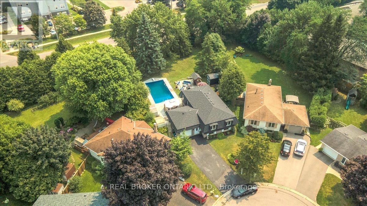 51 Southglen Road, Brantford, Ontario  N3R 6Z9 - Photo 3 - X12504600