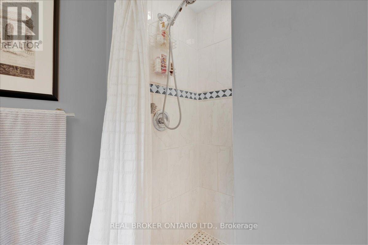 51 Southglen Road, Brantford, Ontario  N3R 6Z9 - Photo 32 - X12504600