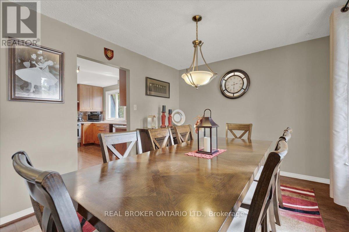 51 Southglen Road, Brantford, Ontario  N3R 6Z9 - Photo 8 - X12504600