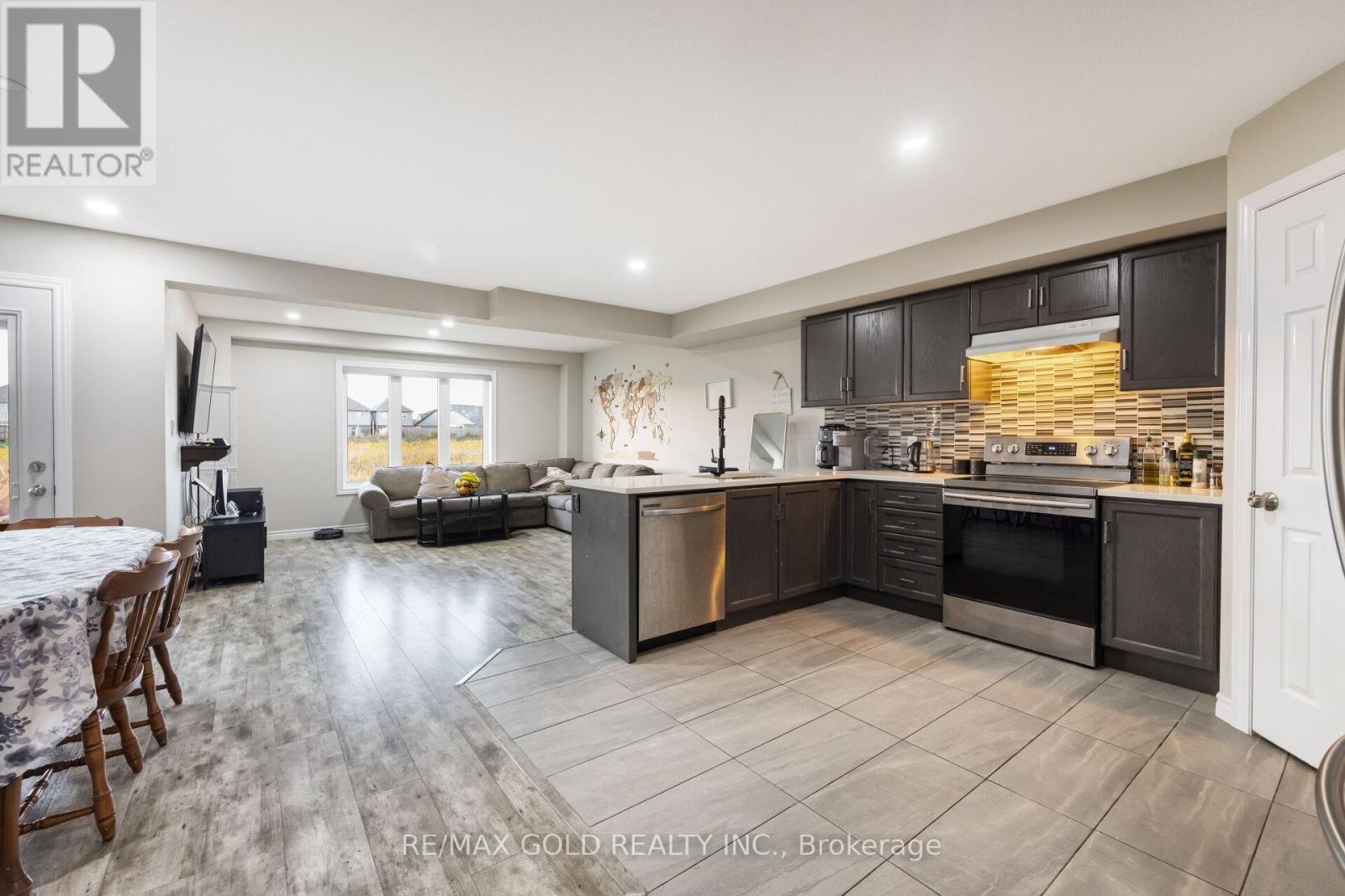 1357 Calais Drive, Woodstock, Ontario  N4T 0L8 - Photo 8 - X12504738