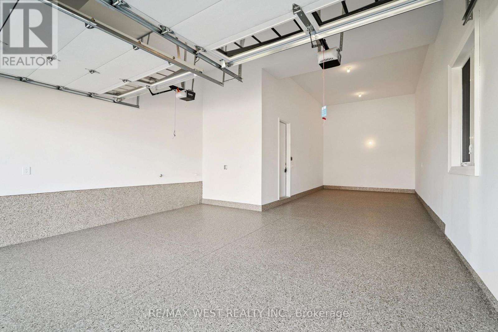 29 W Dykie Court, Bradford West Gwillimbury (Bradford), Ontario  L3Z 0Y1 - Photo 31 - N12504628