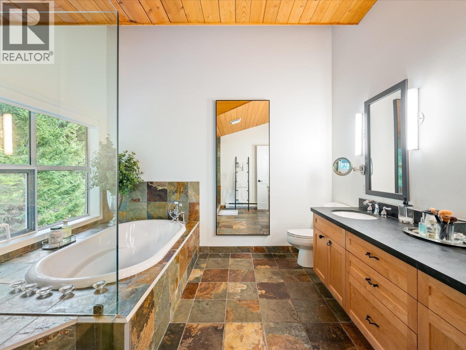 2219 Aspen Drive, Whistler, British Columbia  V8E 0A6 - Photo 27 - R3064158