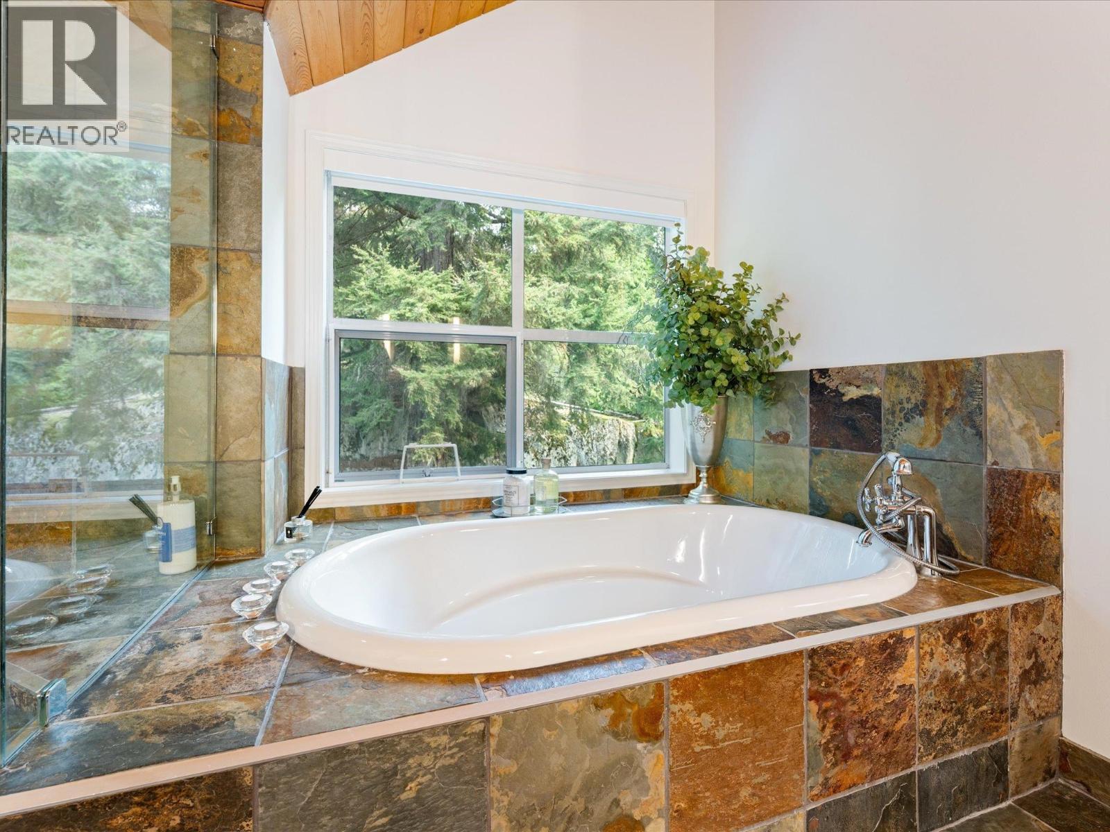 2219 Aspen Drive, Whistler, British Columbia  V8E 0A6 - Photo 30 - R3064158