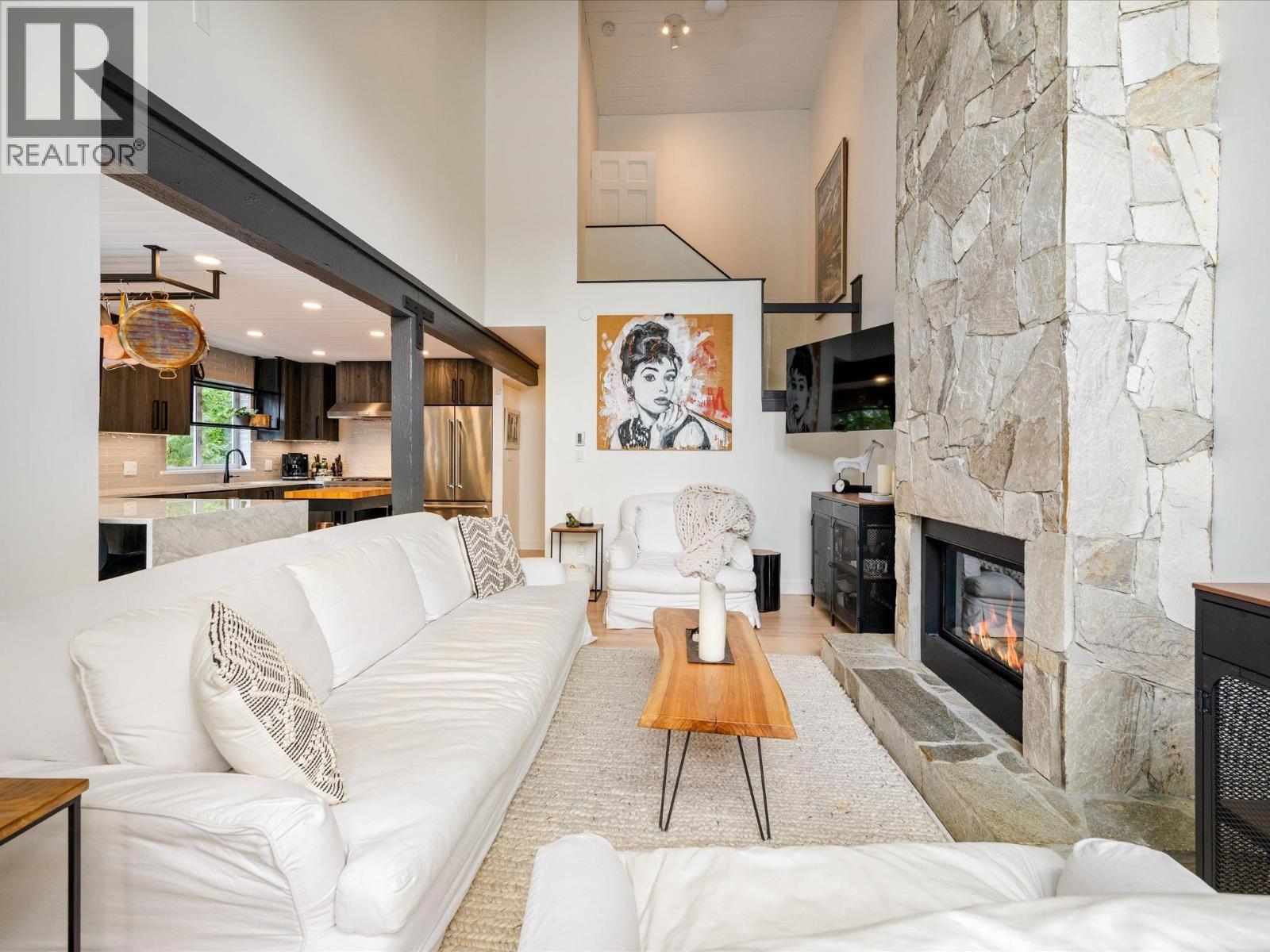 2219 Aspen Drive, Whistler, British Columbia  V8E 0A6 - Photo 7 - R3064158