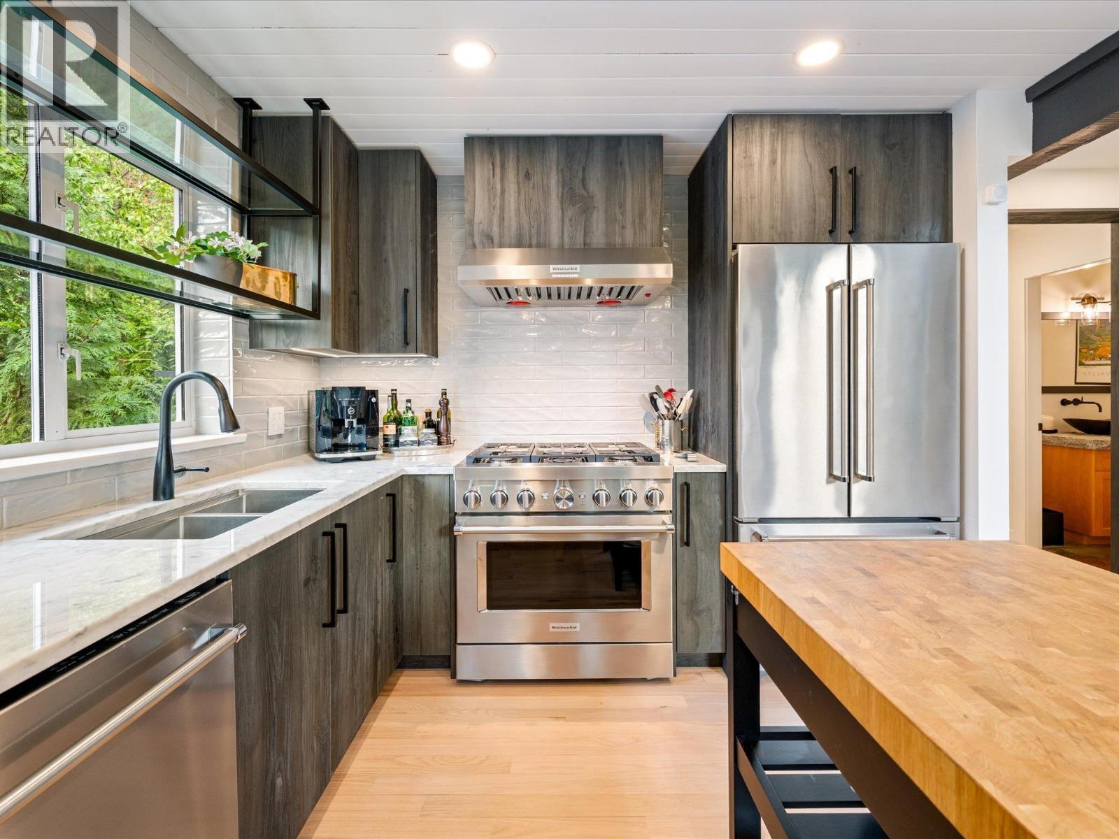 2219 Aspen Drive, Whistler, British Columbia  V8E 0A6 - Photo 9 - R3064158