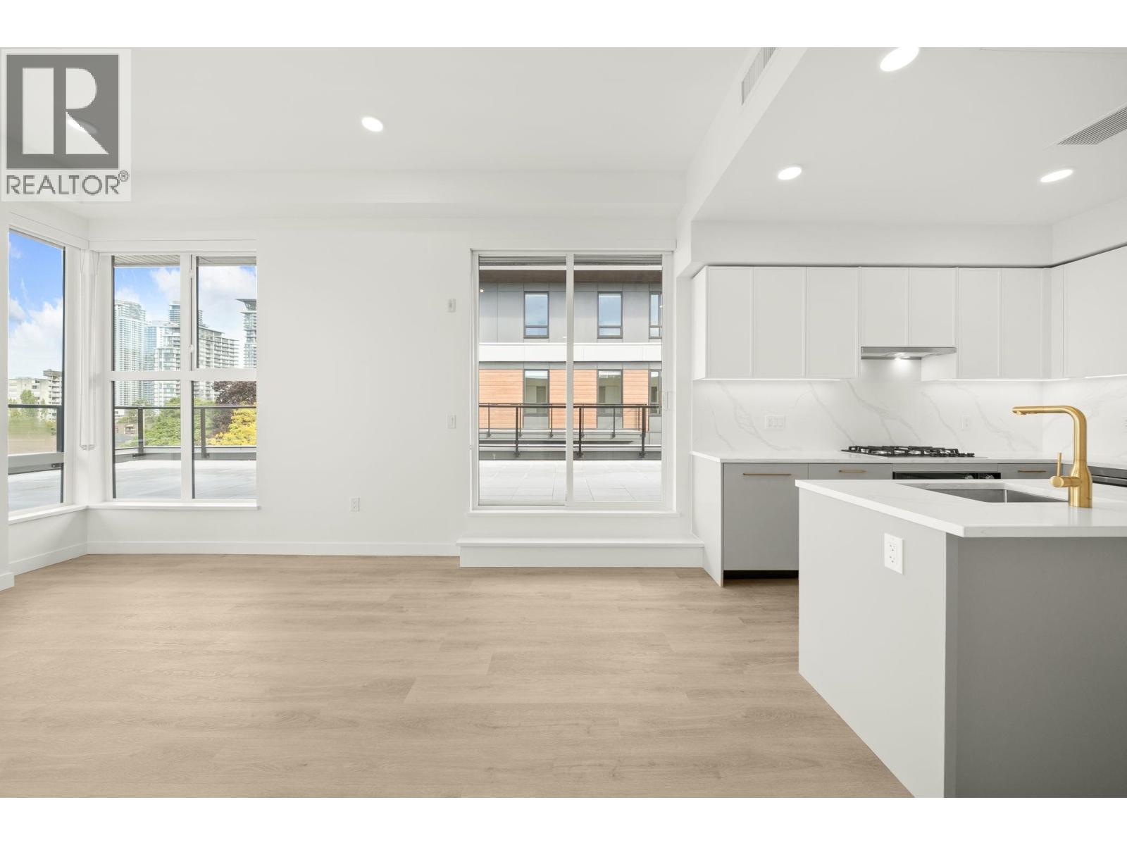 508 375 Clayton Street, Coquitlam, British Columbia  V3K 0J9 - Photo 2 - R3064178