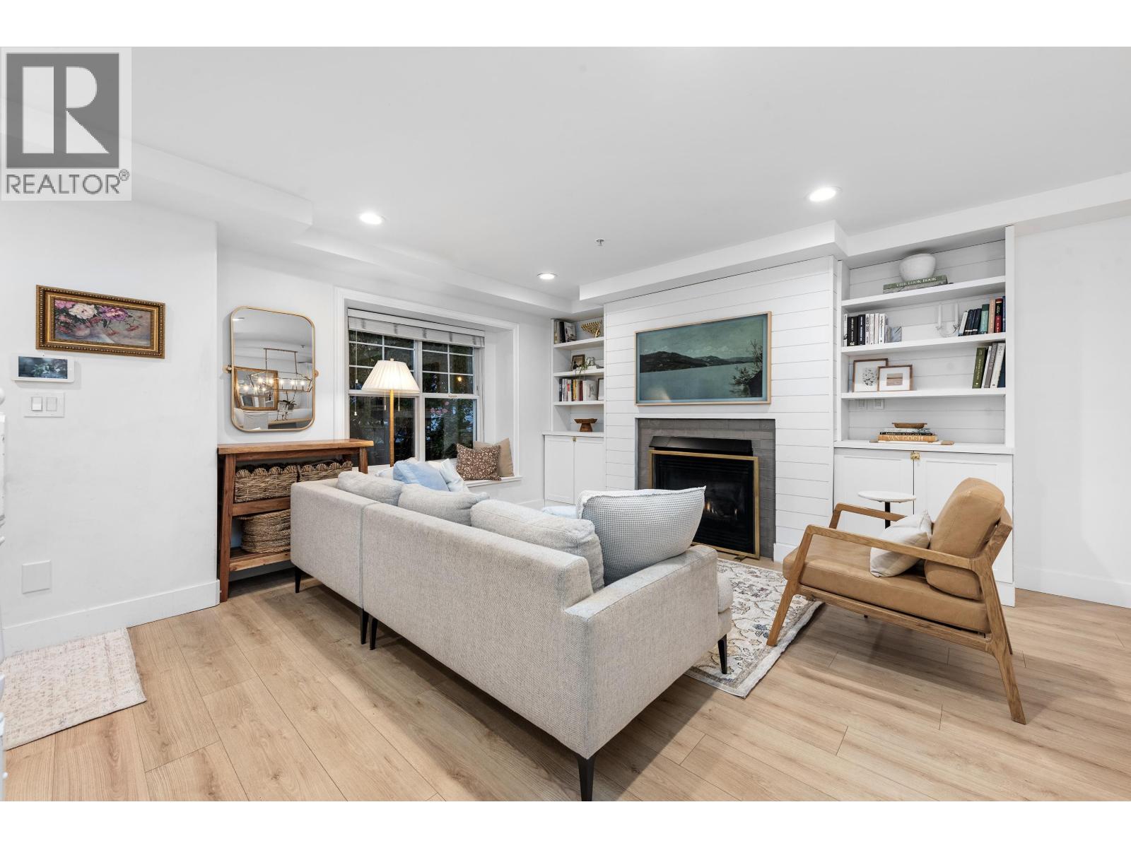 2888 Glen Drive, Vancouver, British Columbia  V5T 4B8 - Photo 10 - R3064183