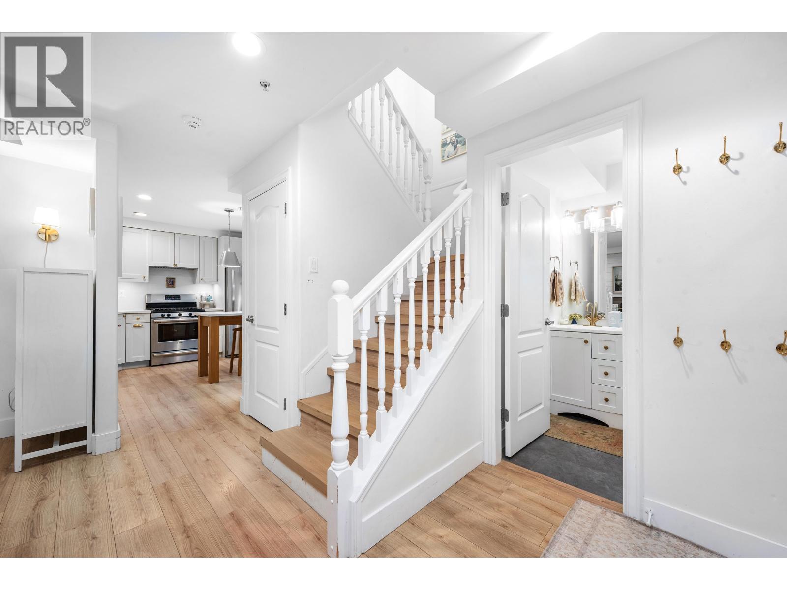 2888 Glen Drive, Vancouver, British Columbia  V5T 4B8 - Photo 25 - R3064183