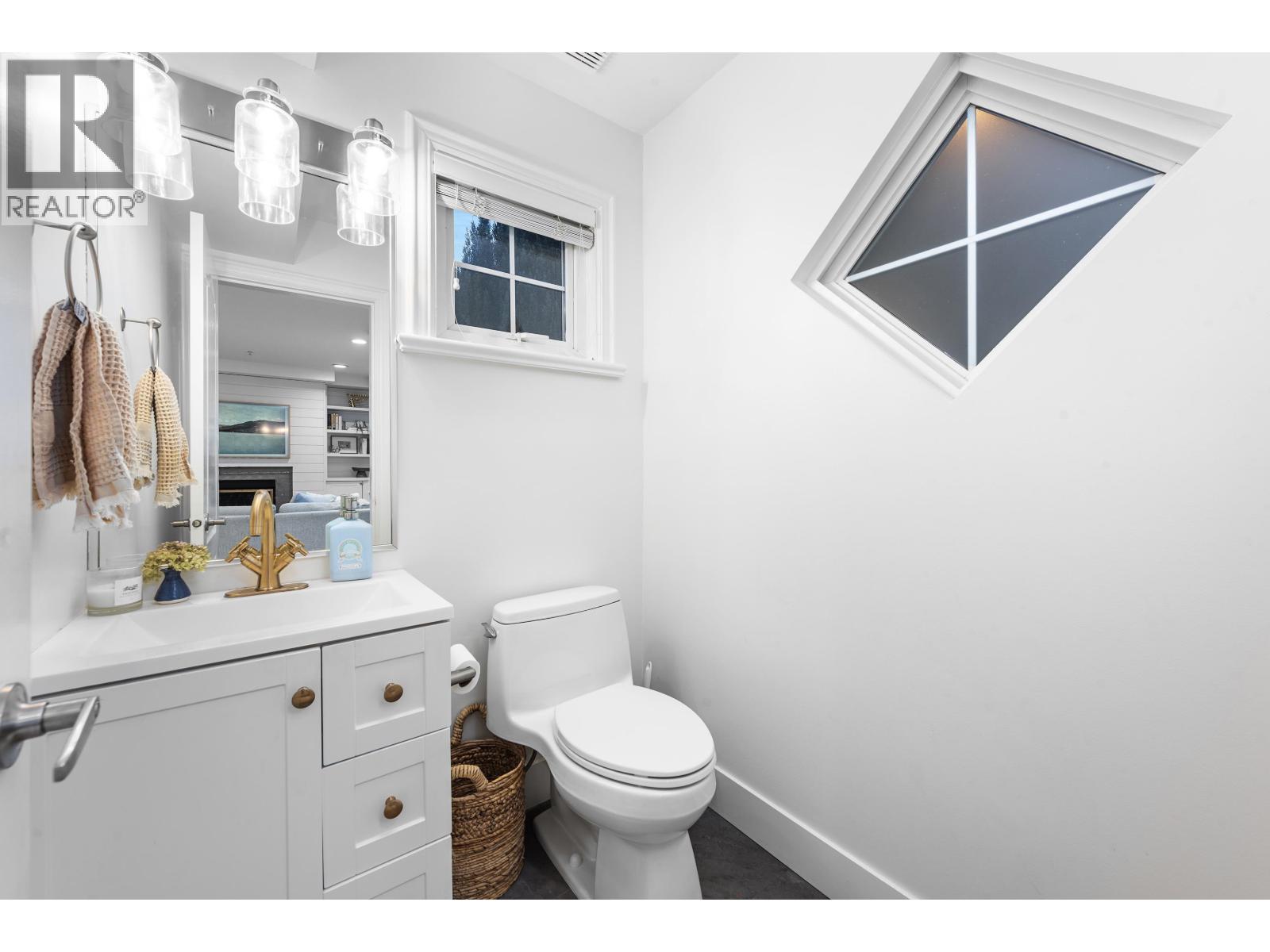 2888 Glen Drive, Vancouver, British Columbia  V5T 4B8 - Photo 40 - R3064183