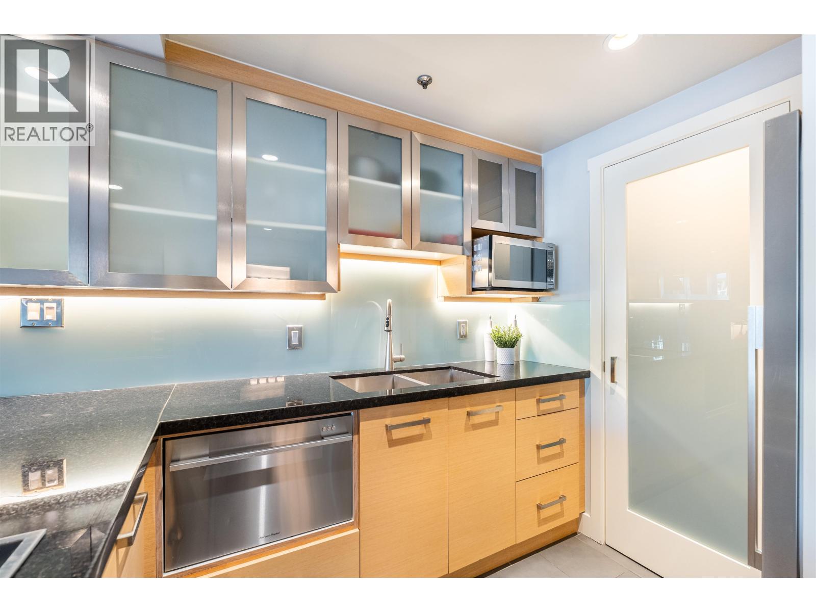 204 1551 Mariner Walk, Vancouver, British Columbia  V6J 4X9 - Photo 9 - R3064187