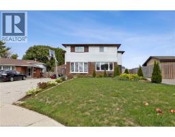 122 MOOREGATE Crescent, Kitchener, Ontario