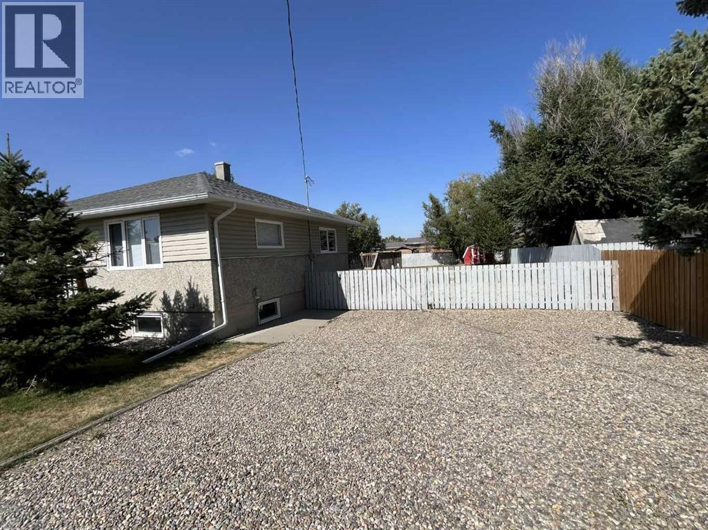 126 Harris Road, Taber, Alberta  T1G 2E4 - Photo 3 - A2258954