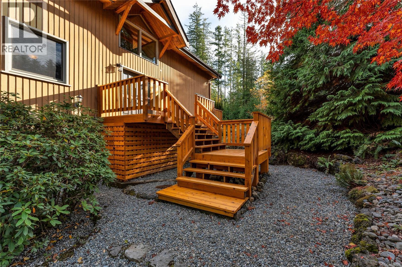 8105 Miracle Close, Youbou, British Columbia  V0R 3E1 - Photo 3 - 1018724